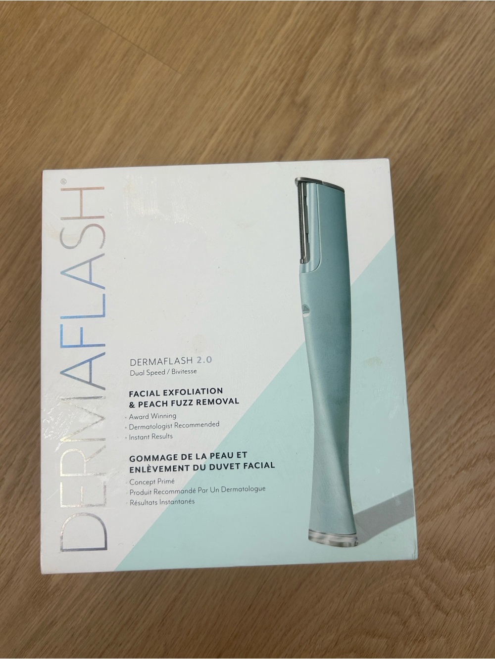 NIB Dermaflash 2.0 Dual Speed Face Dermaplaning & Peach Fuzz Removal Device